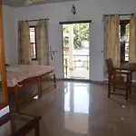 Arya Homestay Bougain Villa