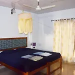 Arya Homestay Bougain Villa