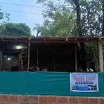 Middle Point Hut Stay