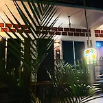 Aisiri Comforts Beach Stay And Cafe