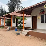 Revibe Beach Hostel Gokarna
