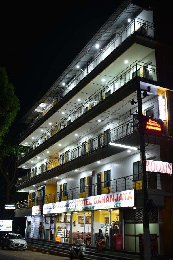 Gananjaya 2*