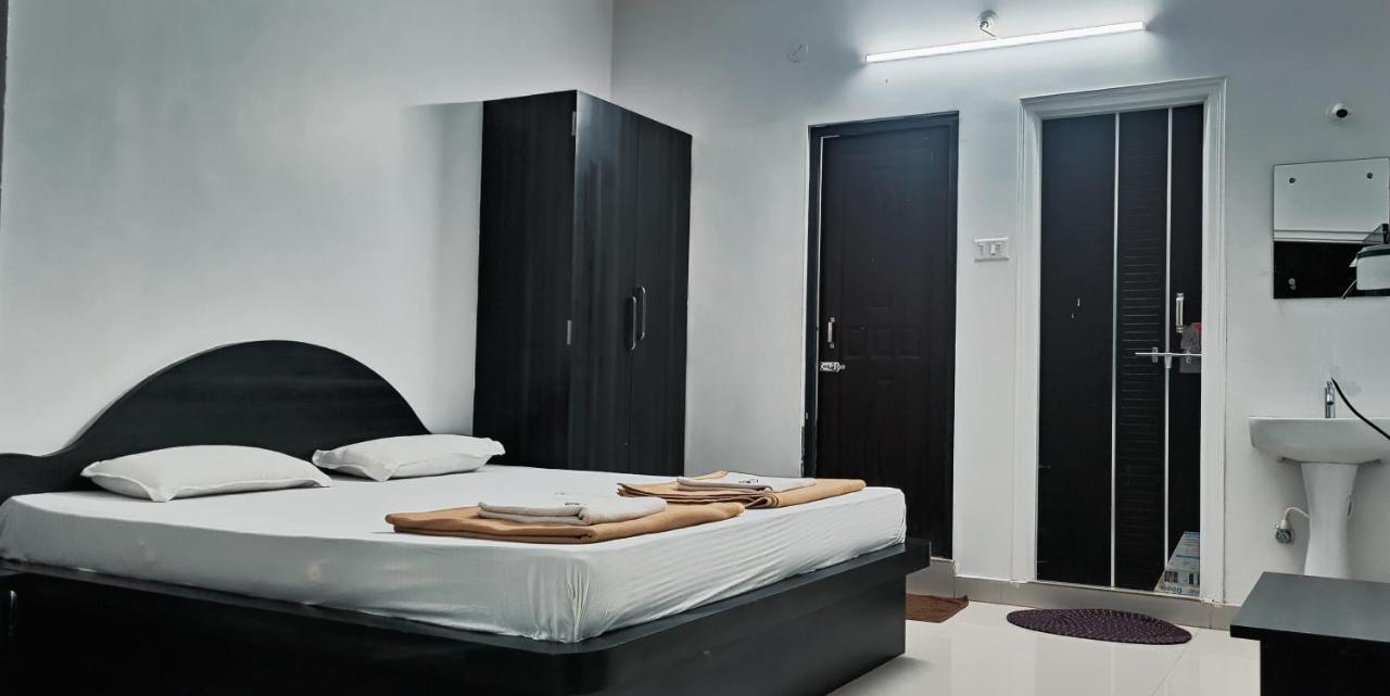 Gananjaya Hotel 2*