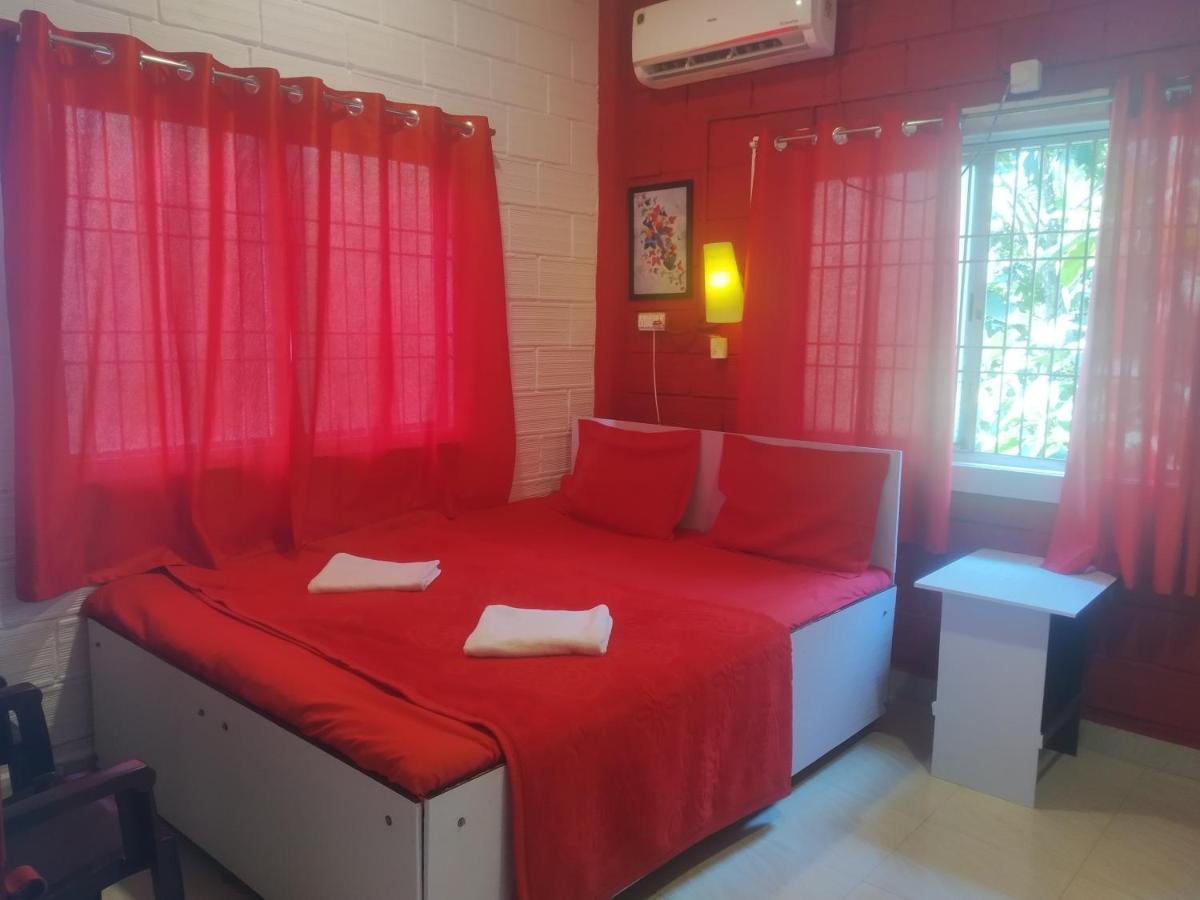 Guest house Greenland Ac And Non Ac Room,senior Citizen Not Allowed, *