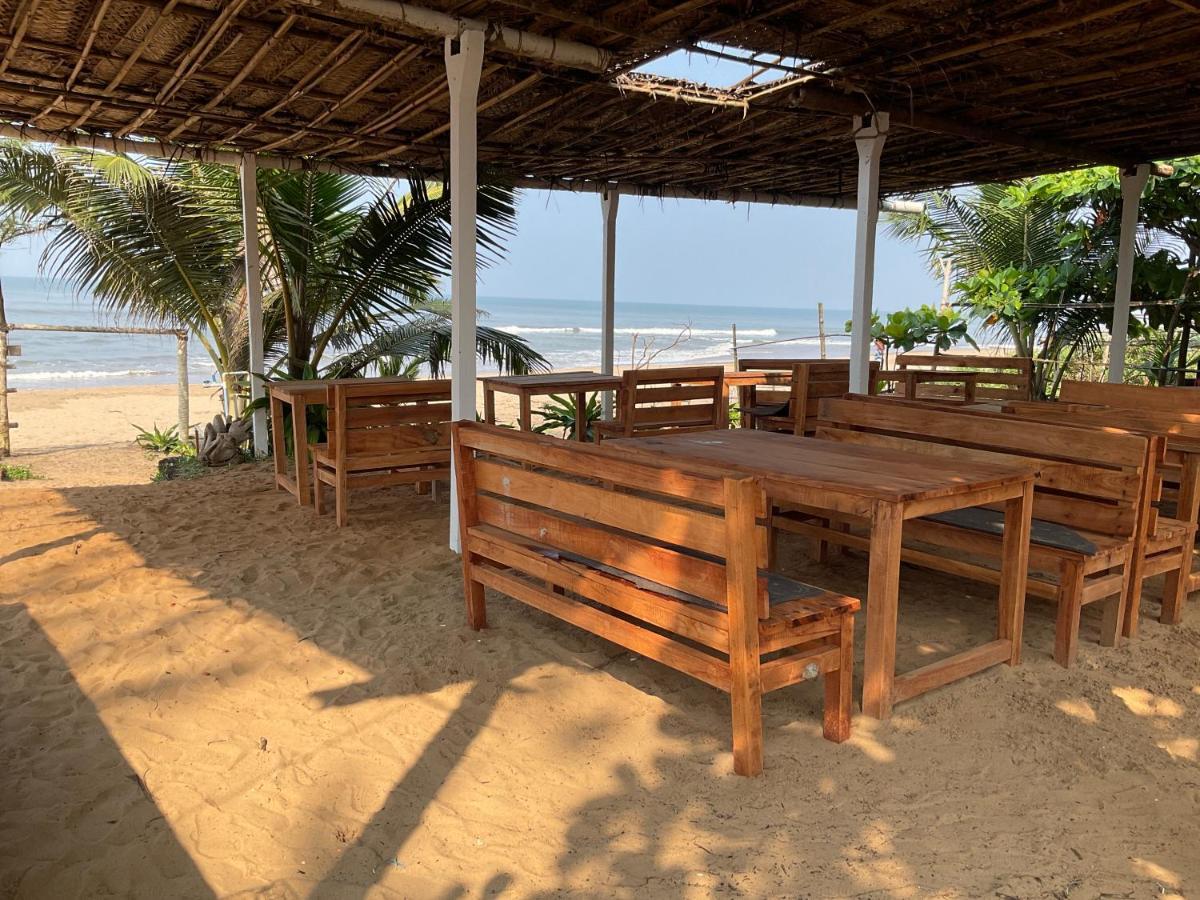 Homestay Bobs Beach House