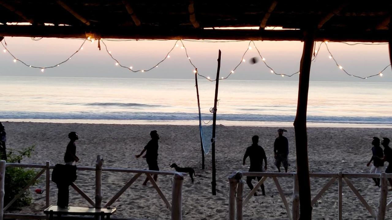 Guest house Surya Beach Cafe And *