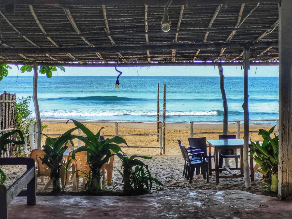Guest house Surya Beach Cafe And *