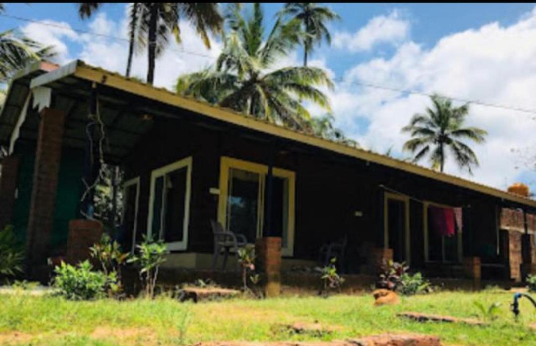 Riverstone Riverfront Farmhouse Farm stay *