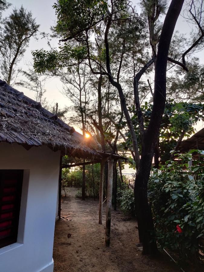 Guest house Surya Beach Cafe And *