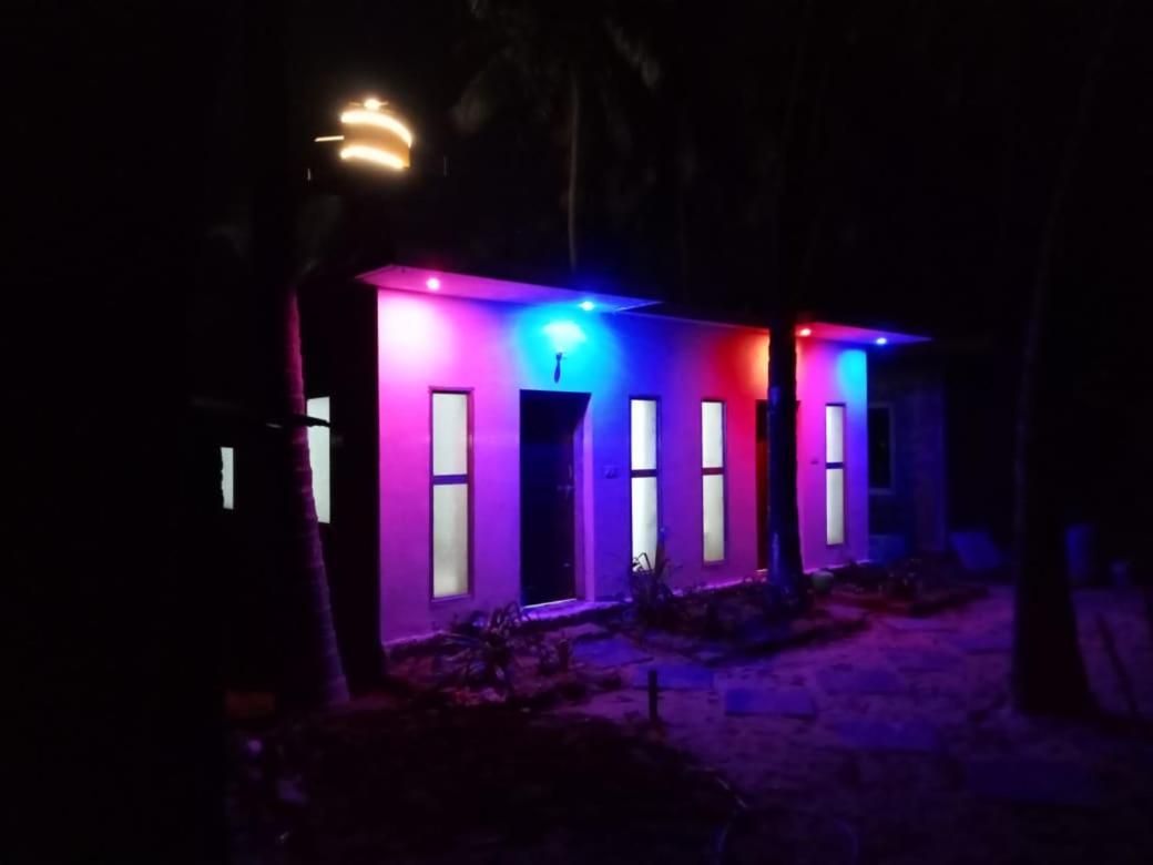 Shiva Ganga Cafe Guest house *