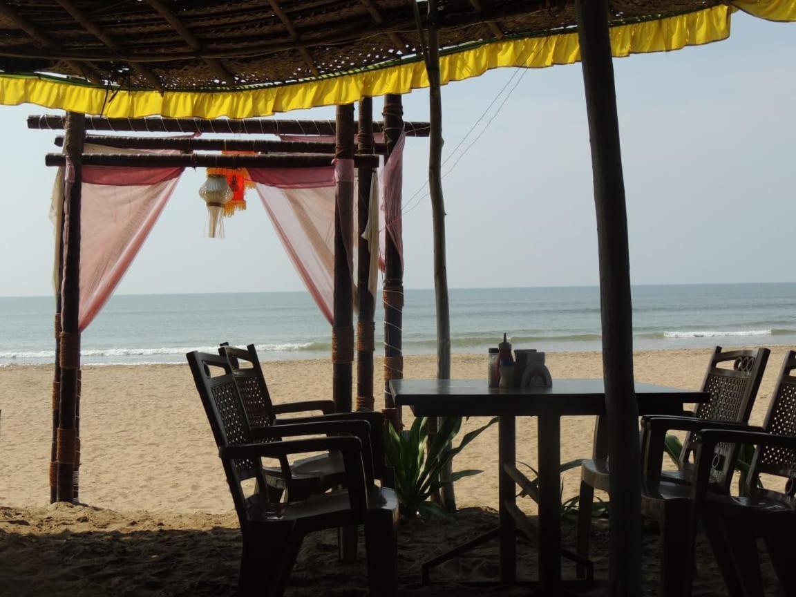 Guest house Shiva Ganga Cafe *