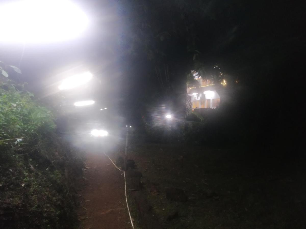 Guest house Greenland Ac And Non Ac Room,senior Citizen Not Allowed, Gokarna (Karnataka)