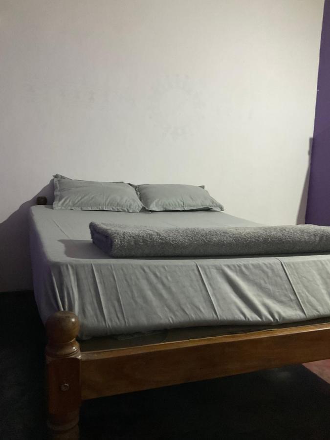 Homestay Bobs Beach House *