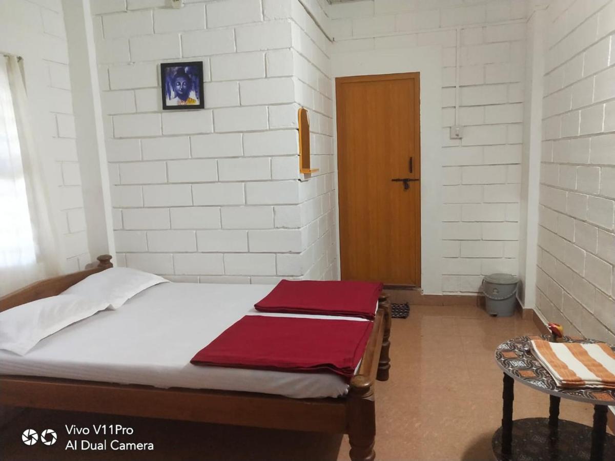 Trishula Guest house *