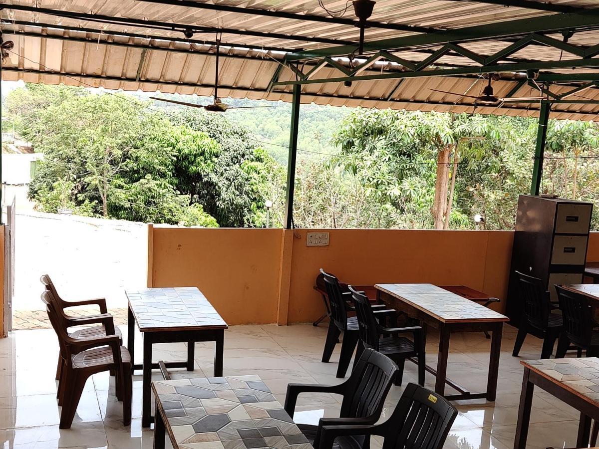 Whitehouse Beachresort &spa Hotel Gokarna (Karnataka)