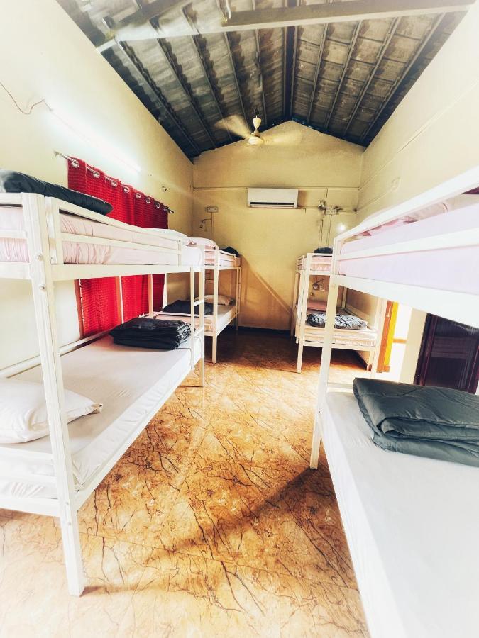 Pleasant Lodge *