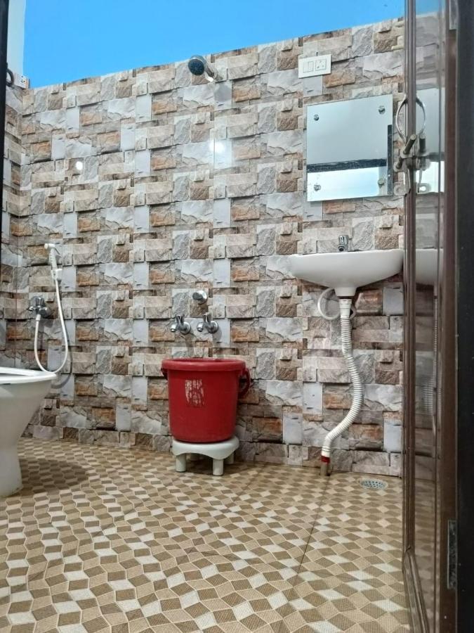 Poornima Hotel