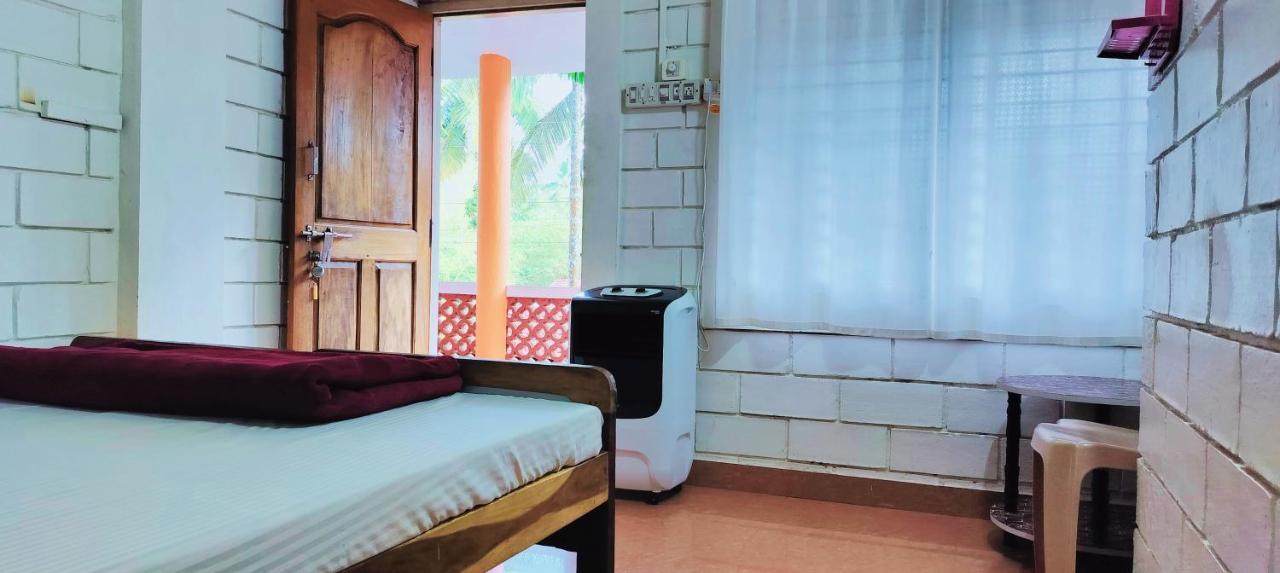 Trishula Guest house *