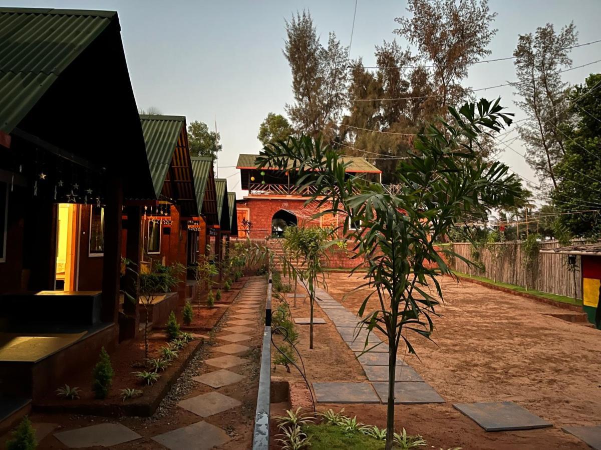Taya Front Resort