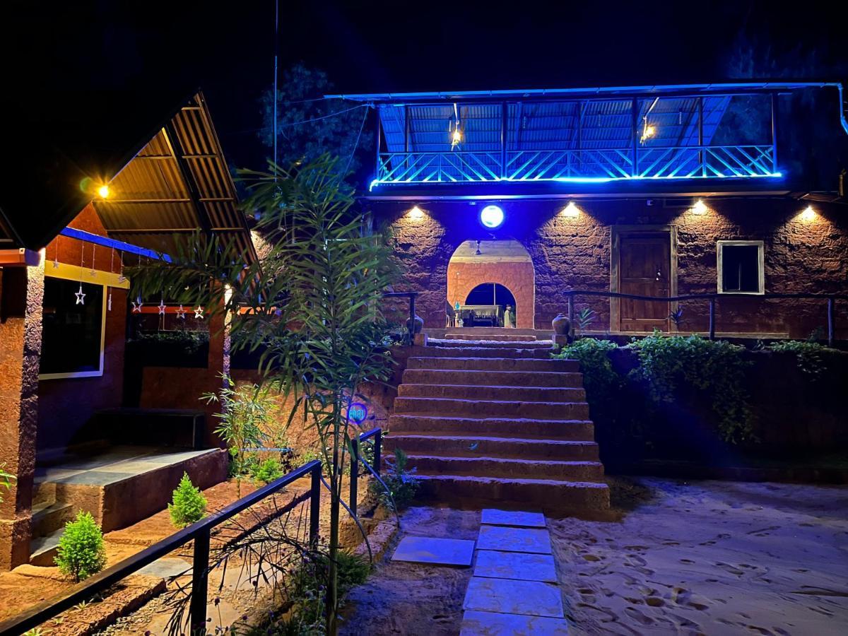 Taya Front Resort