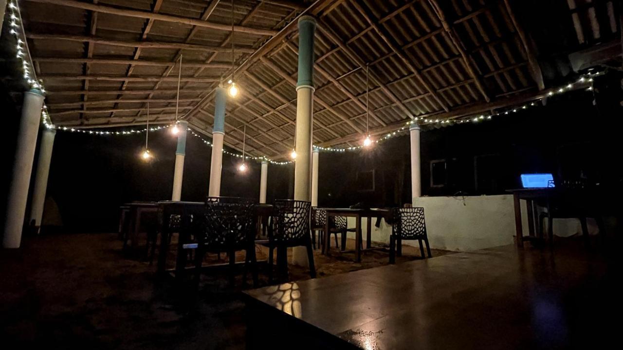 The Shore Accomodation Cafe & Restaurant *