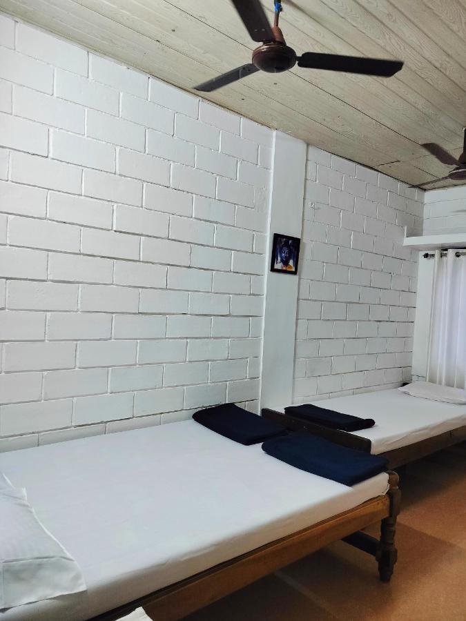 Trishula Guest house *