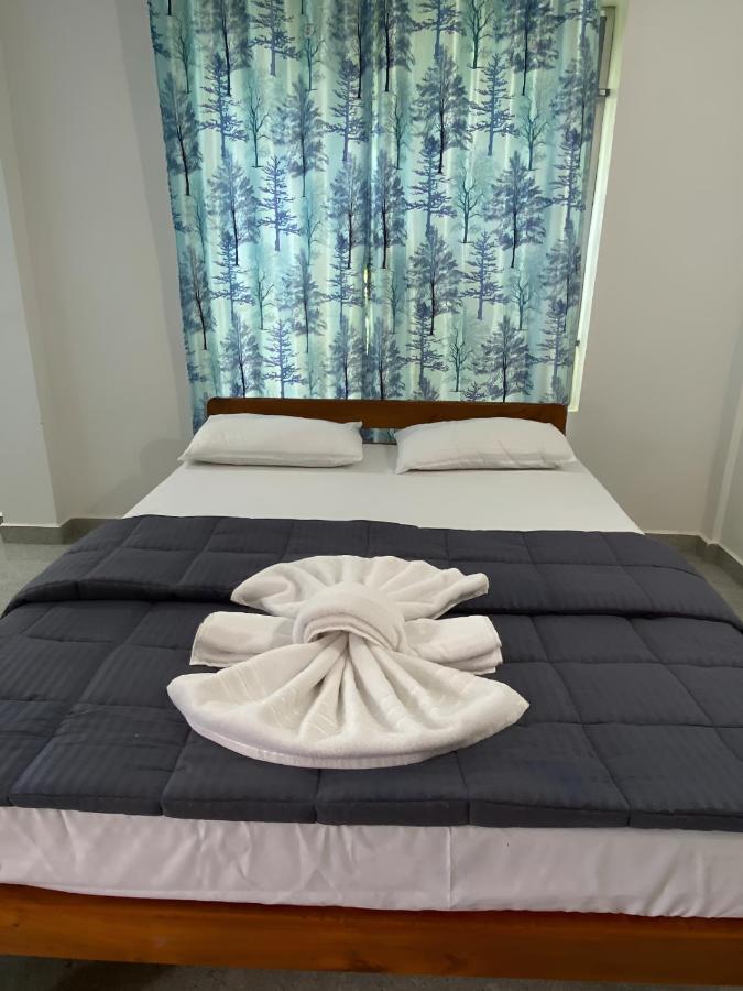 Surya Cafe And Sea View Hotel Gokarna (Karnataka)