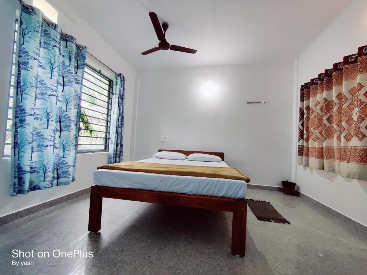 Surya Cafe And Sea View Hotel Gokarna (Karnataka)