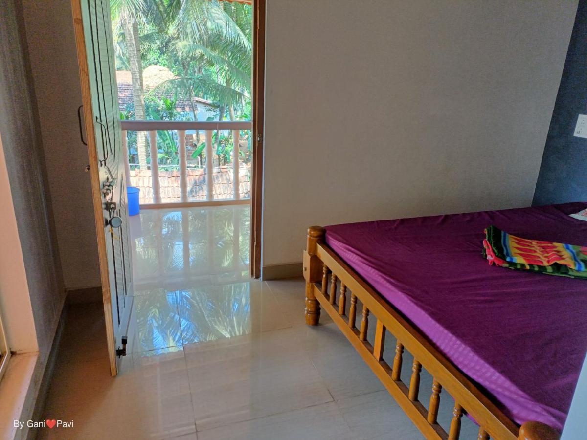 Golden Wings Cafe Hotel Gokarna (Karnataka)