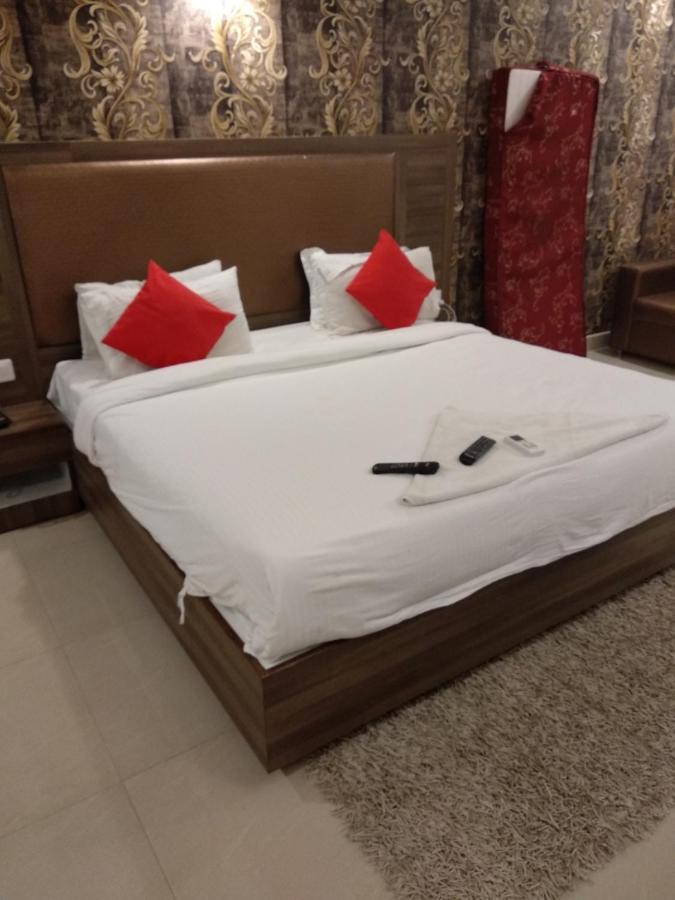 V Redkar Gokarna * Gokarna (Karnataka)