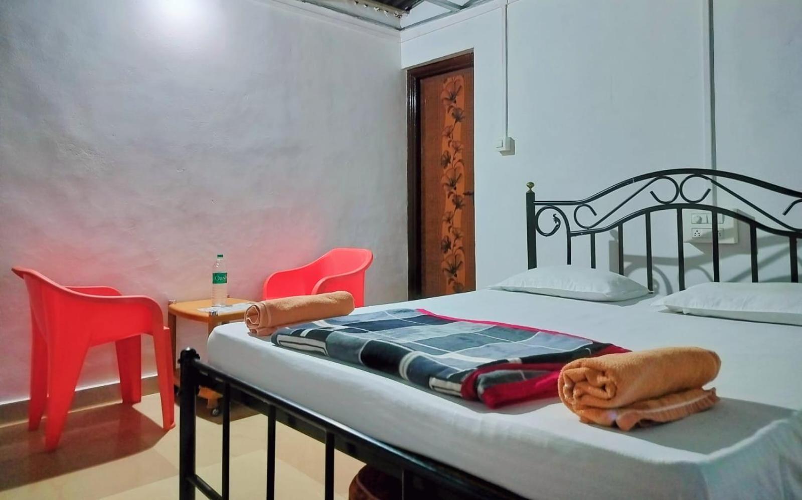 Homestay Trishula Beach *