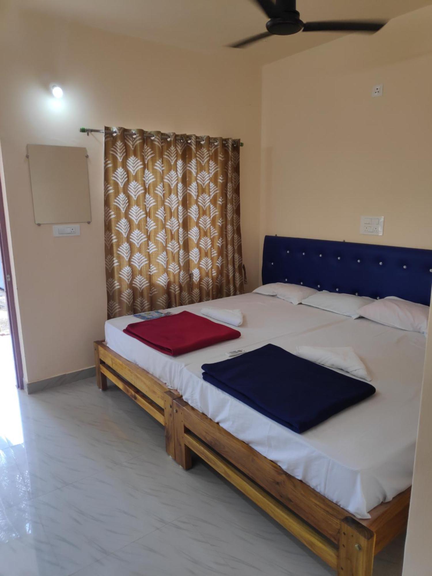 Redkar Gokarna Front Ac And Non Ac Gokarna (Karnataka)