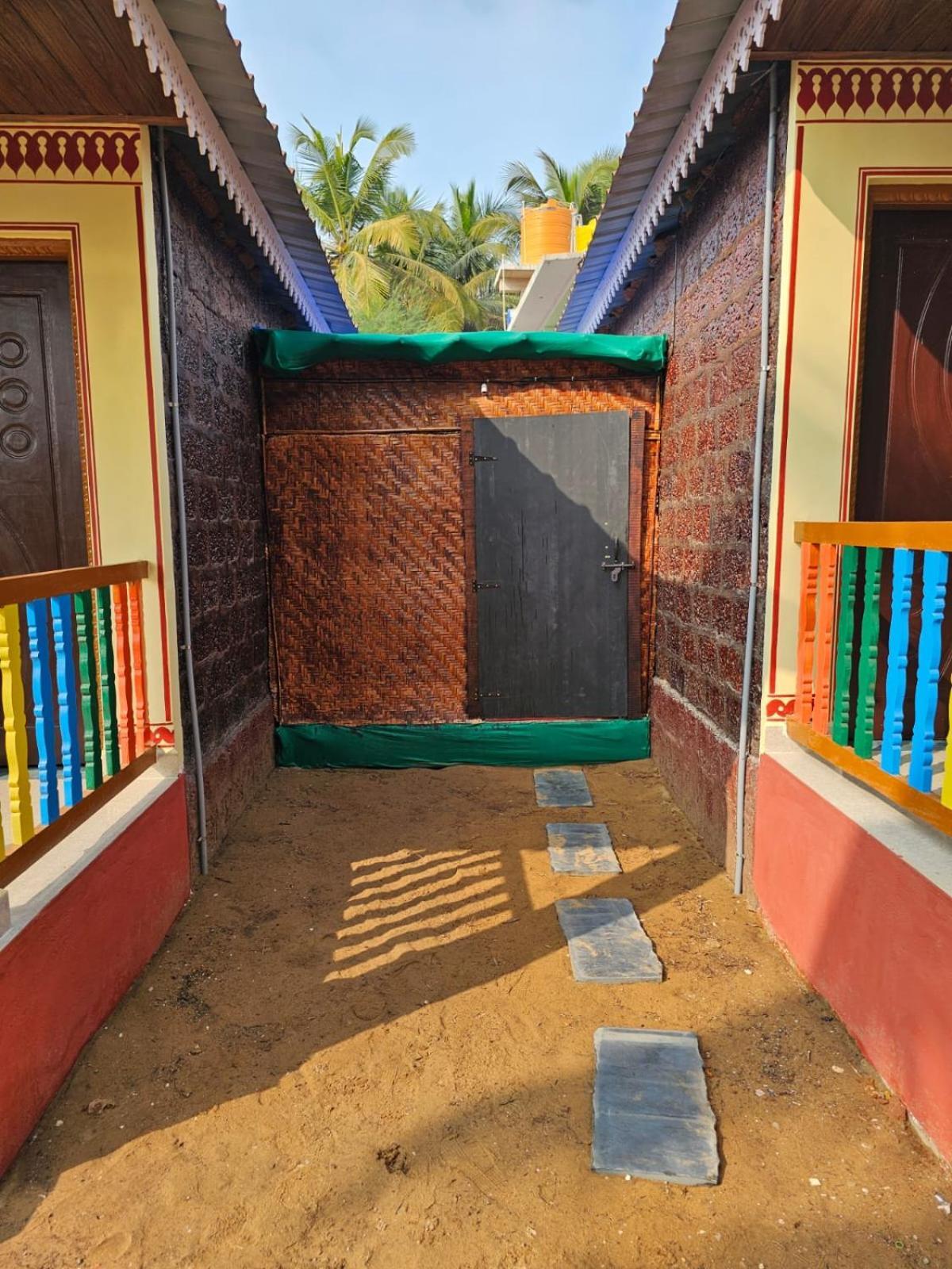 Livin Waves And Cafe Hotel Gokarna (Karnataka)