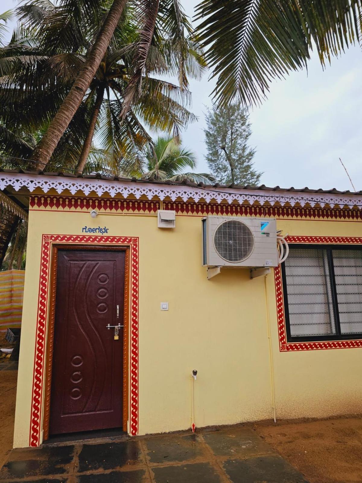 Livin Waves And Cafe Hotel Gokarna (Karnataka)