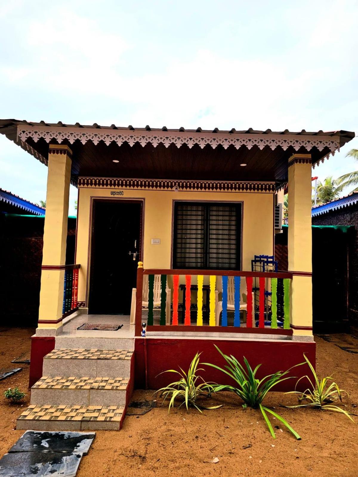 Livin Waves And Cafe Hotel Gokarna (Karnataka)