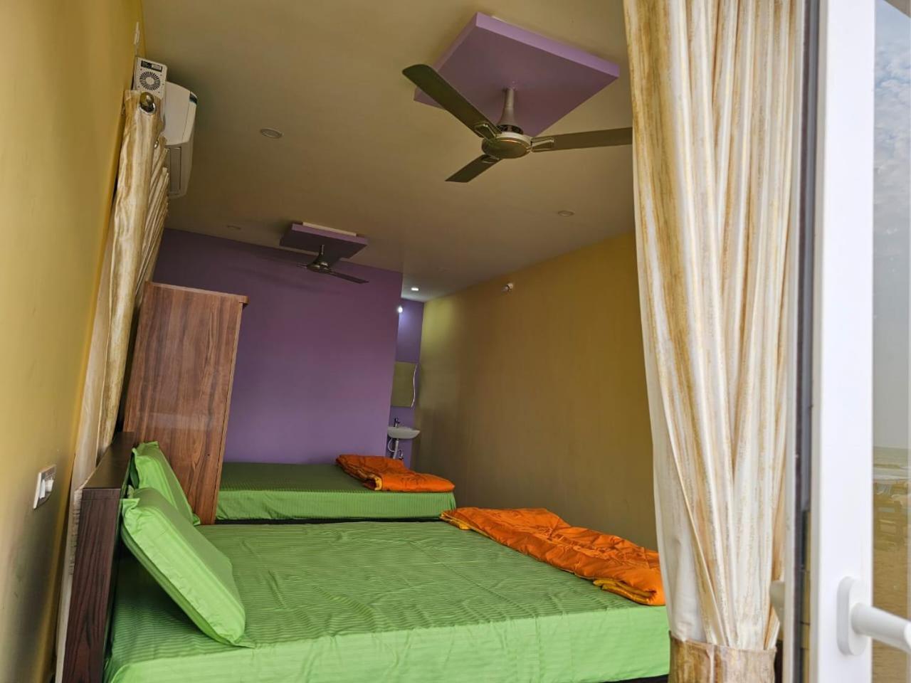 Livin Waves And Cafe 3* Gokarna (Karnataka)