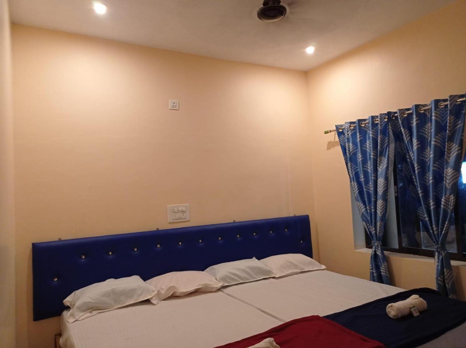 Redkar Gokarna Front Ac And Non Ac Gokarna (Karnataka)