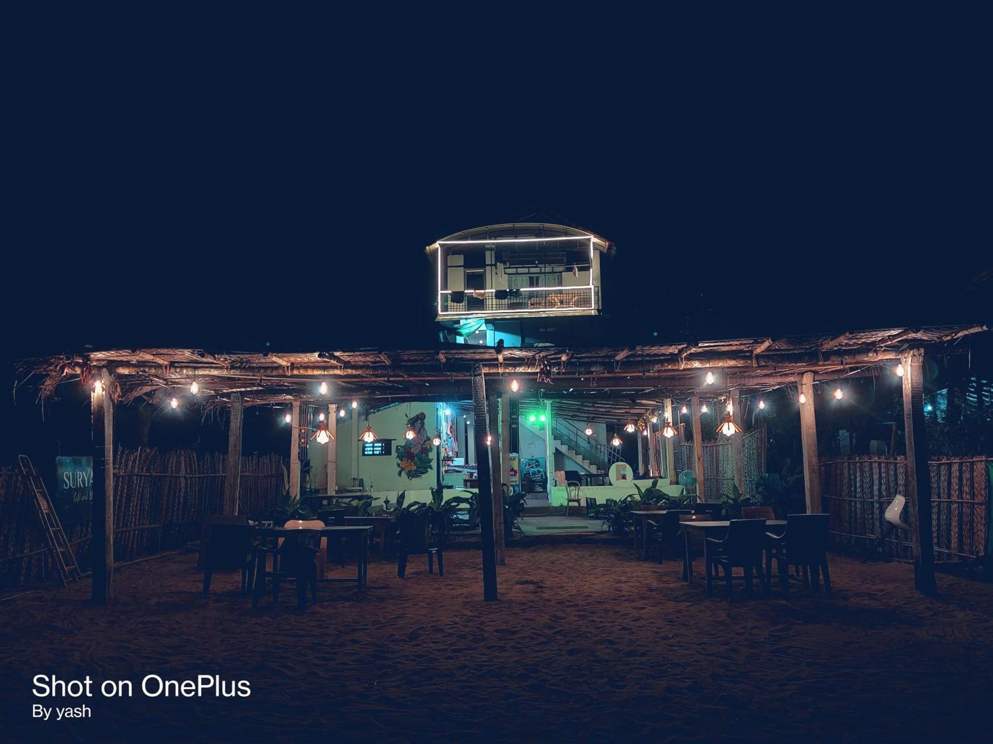 Surya Cafe And Sea View Hotel