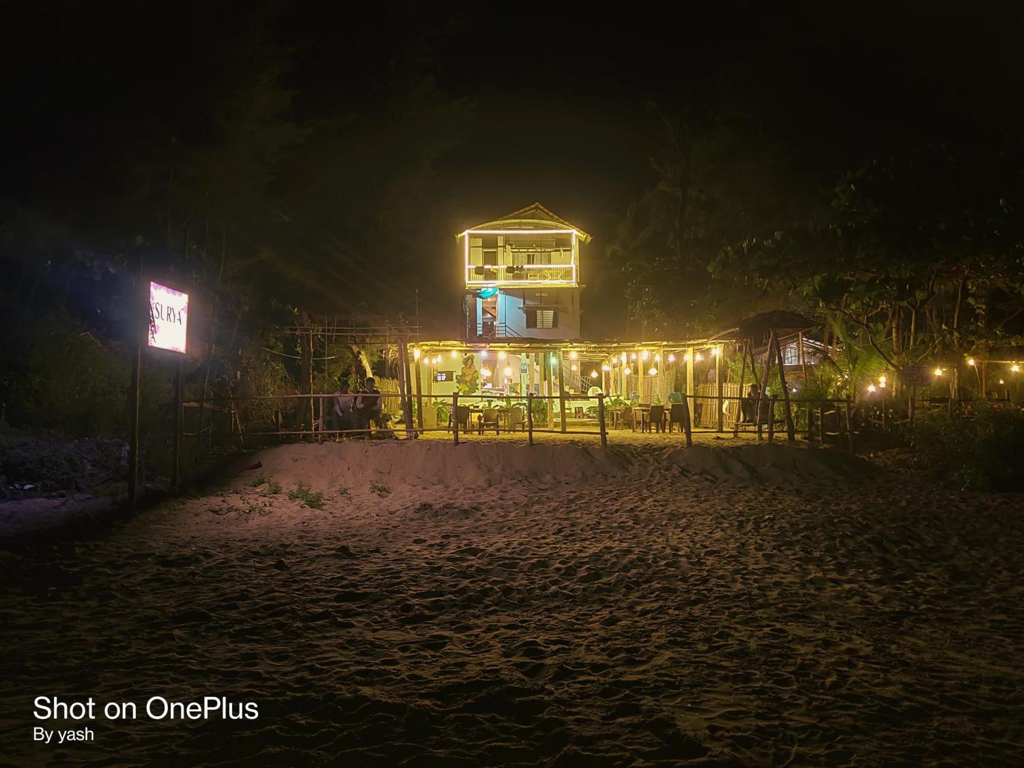 Hotel Surya Cafe And Sea View