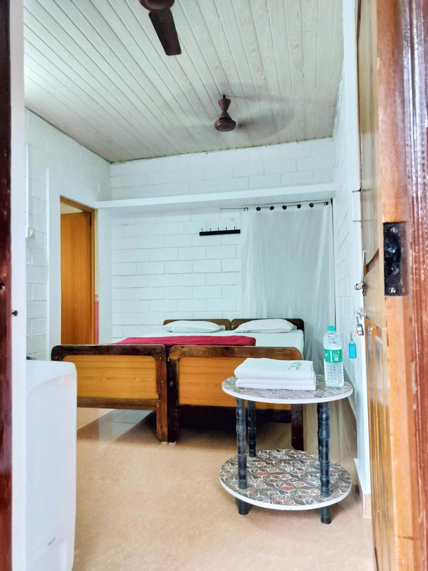 Trishula Guest house *