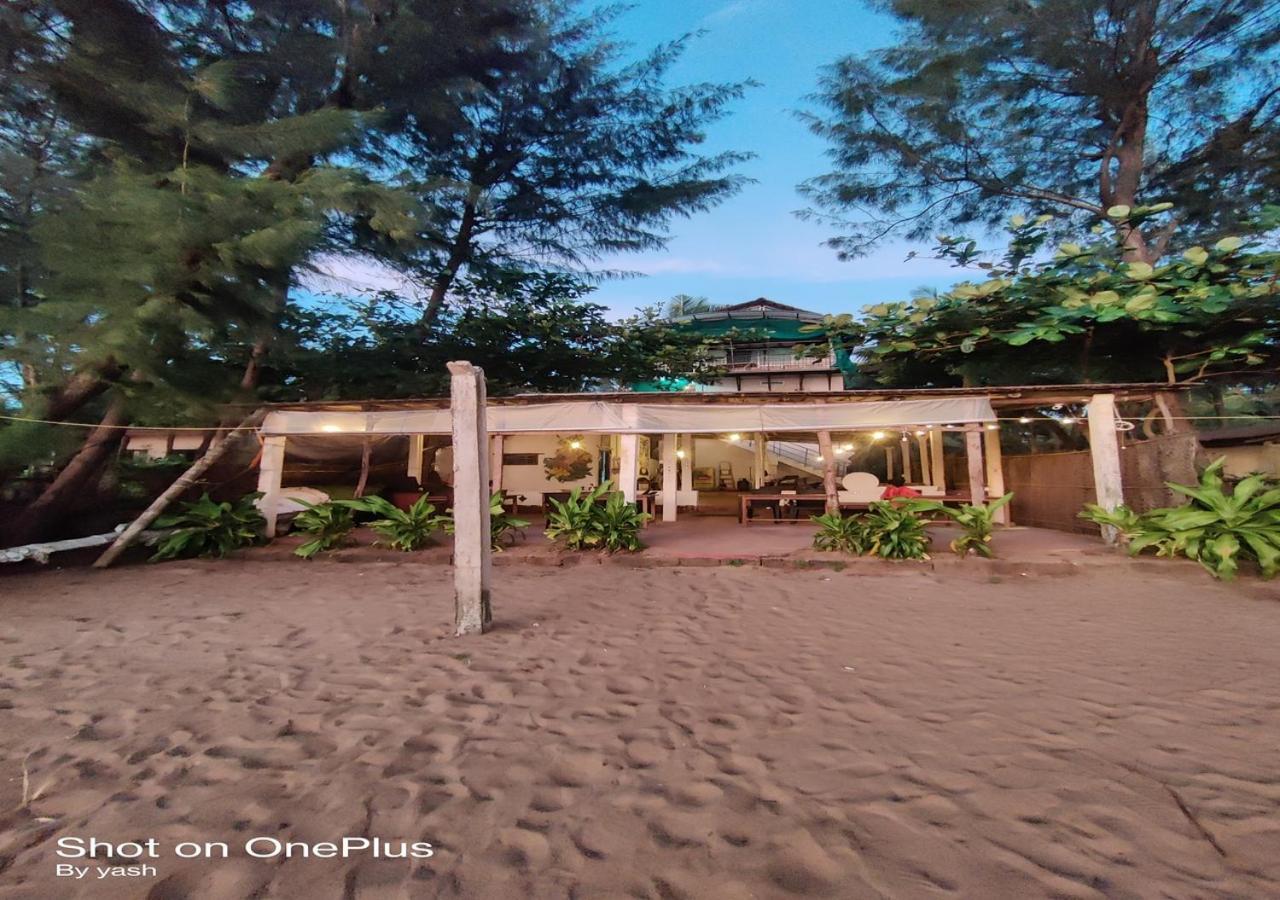 Hotel Surya Cafe And Sea View