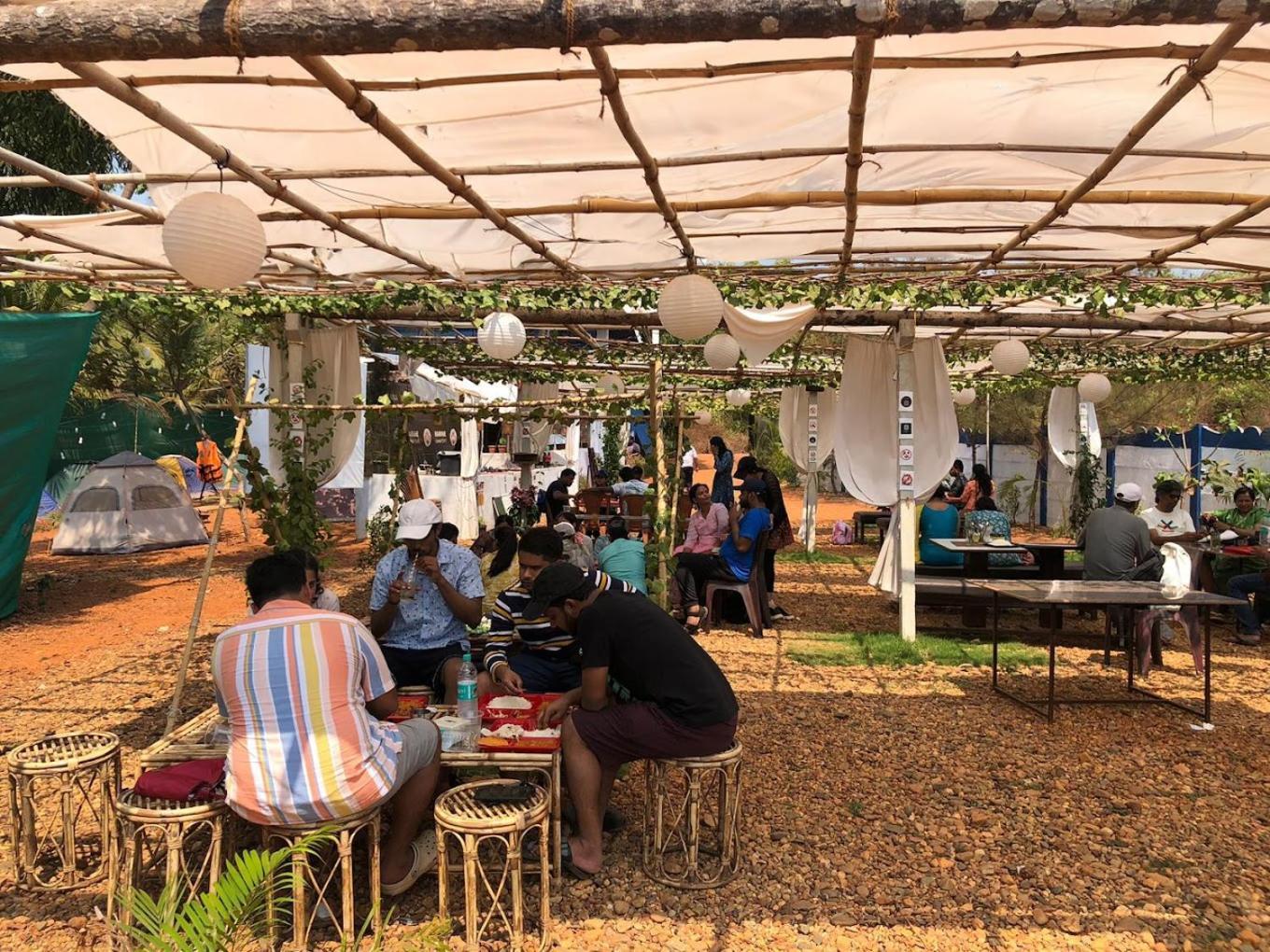 Marine Uana Cafe, And
