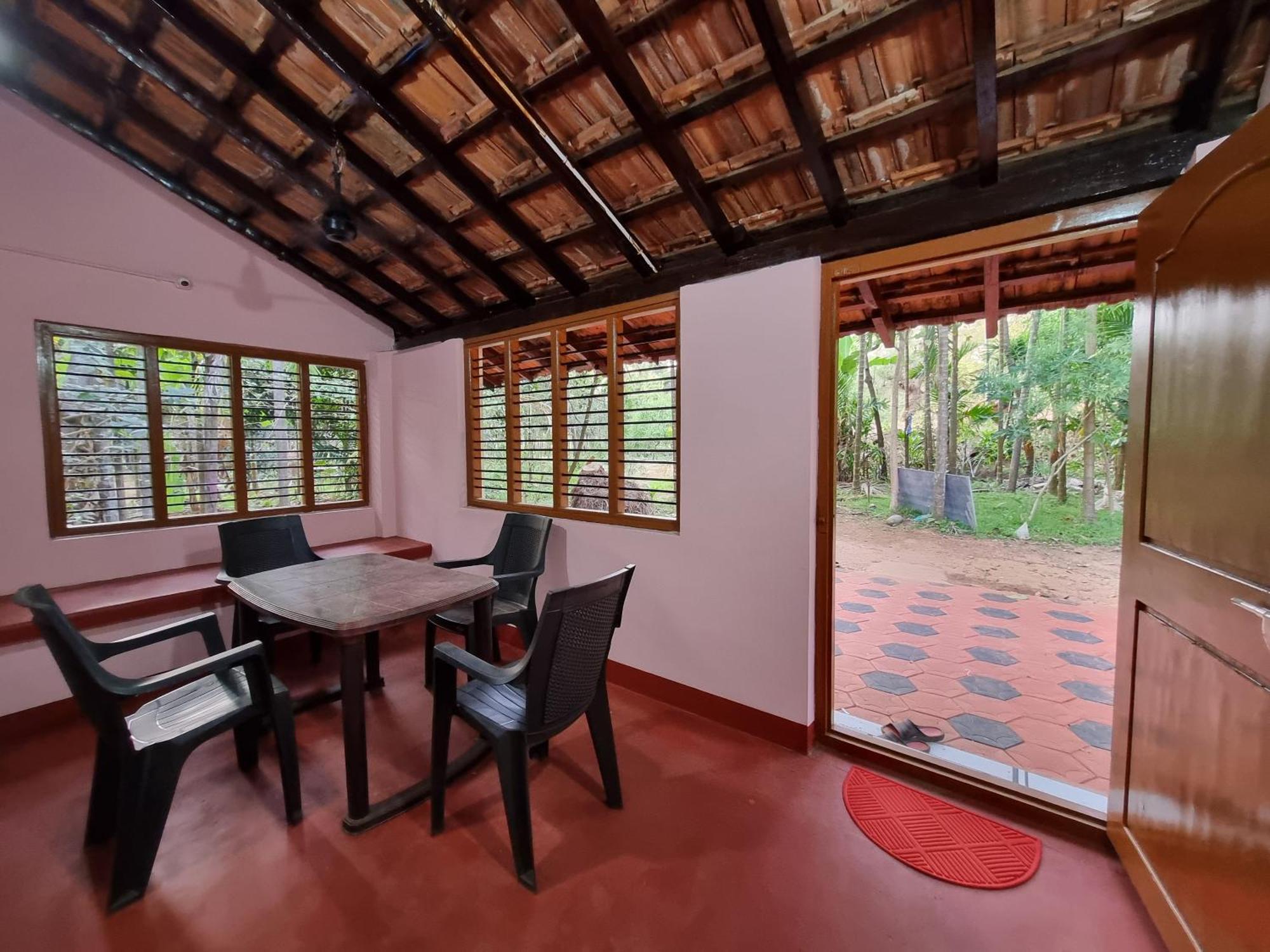 Farm Near Gokarna Bhavikodla With Kitchen * Gokarna (Karnataka)