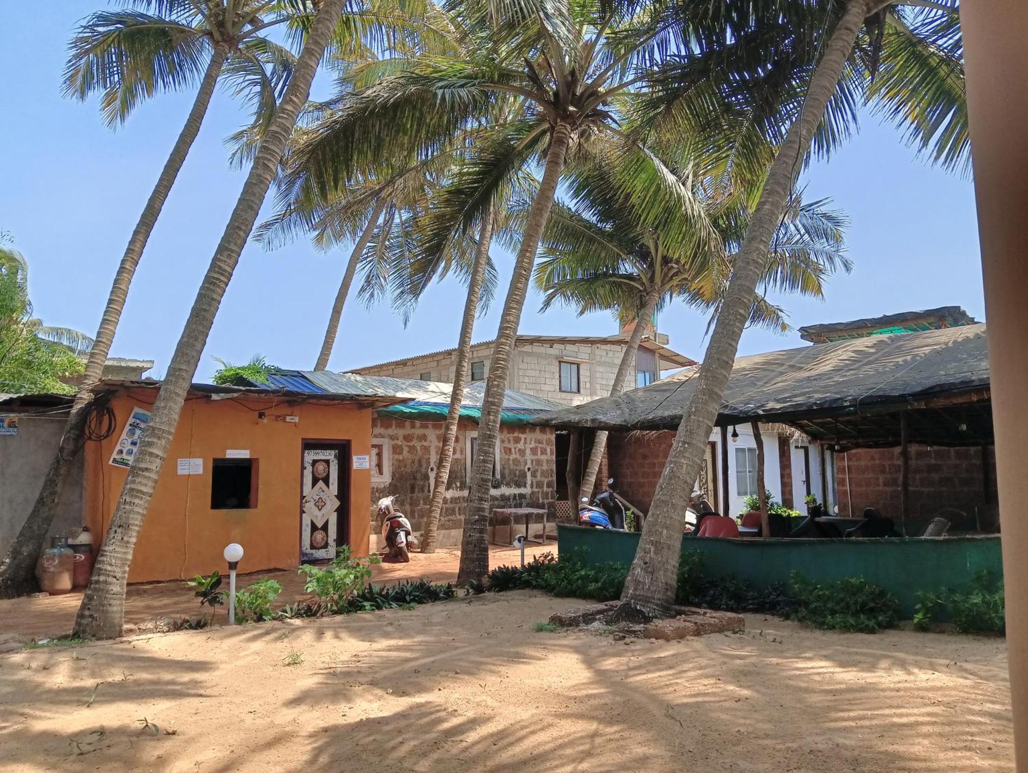 Apartment Redkar Gokarna Front Ac And Non Ac *