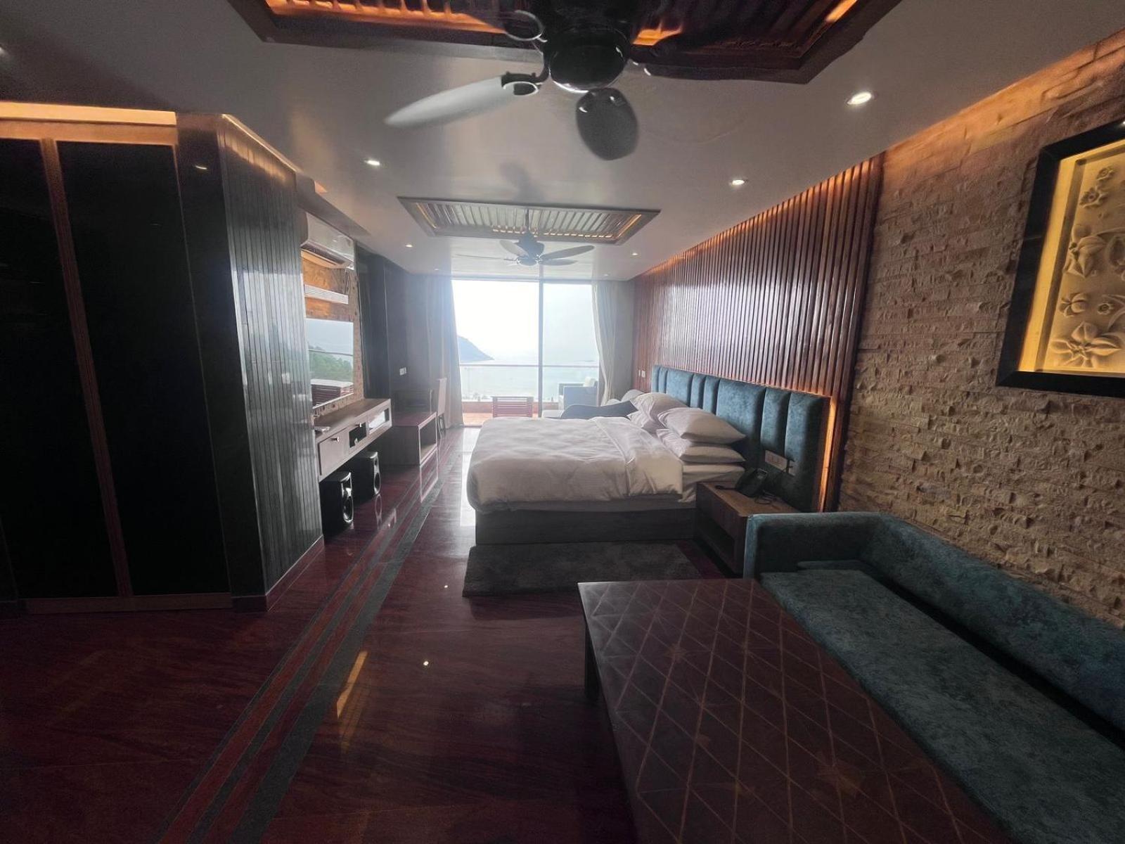 Resort Kudle View And
