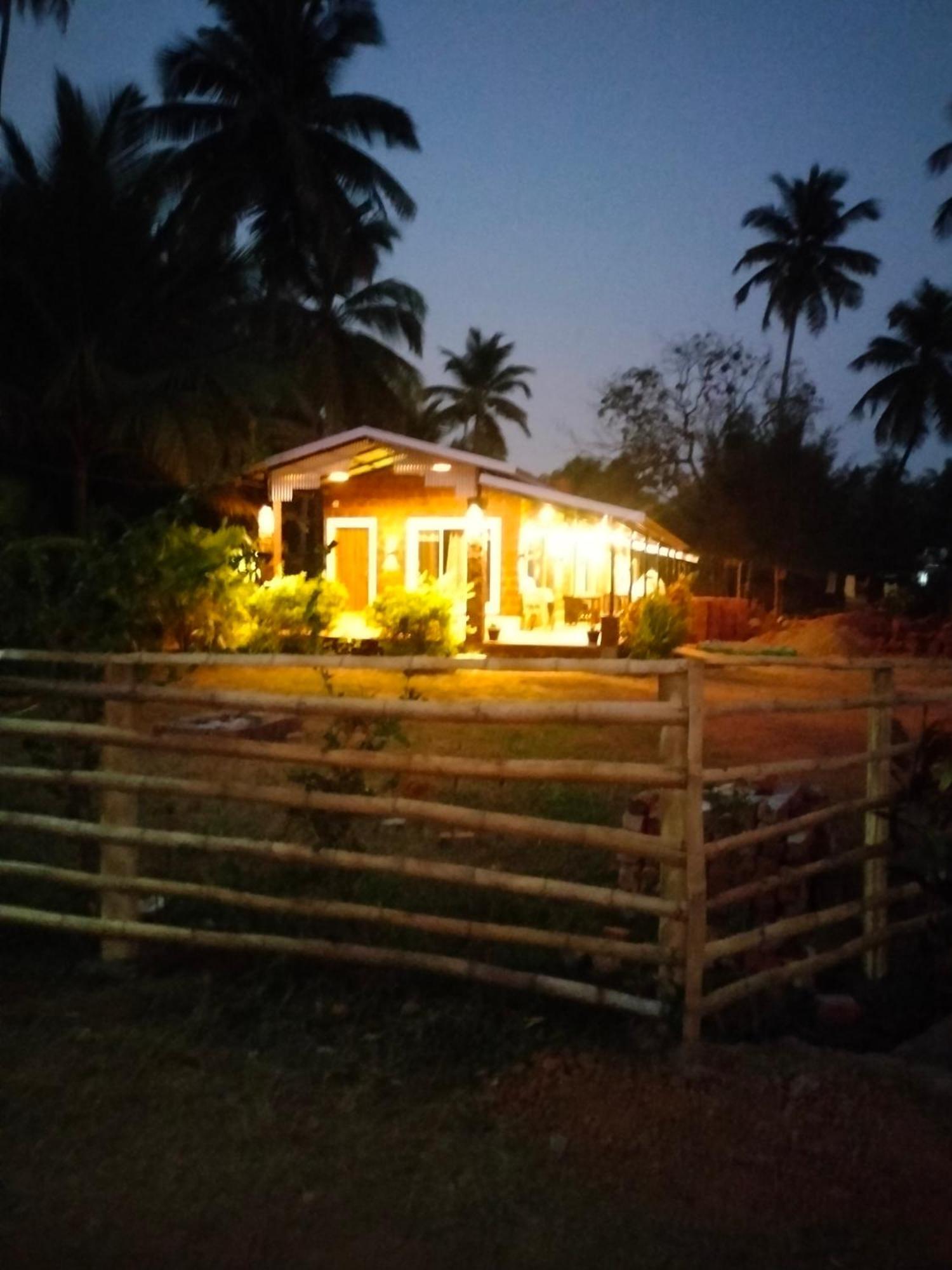 Riverstone Riverfront Farmhouse Farm stay *
