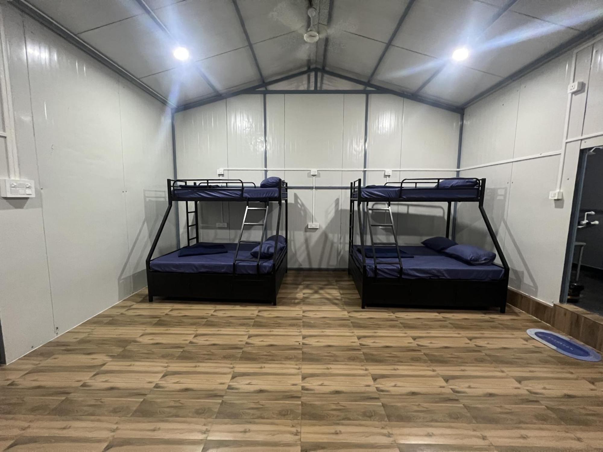 Hostel Goko *