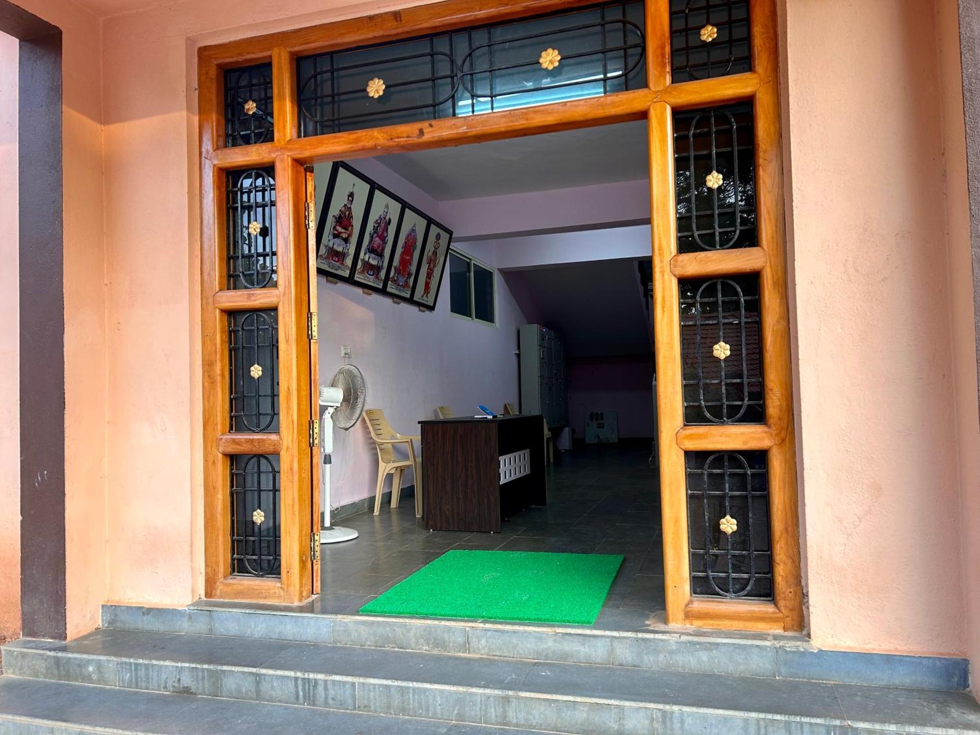 Aryadurga Residency Guest house Gokarna (Karnataka)