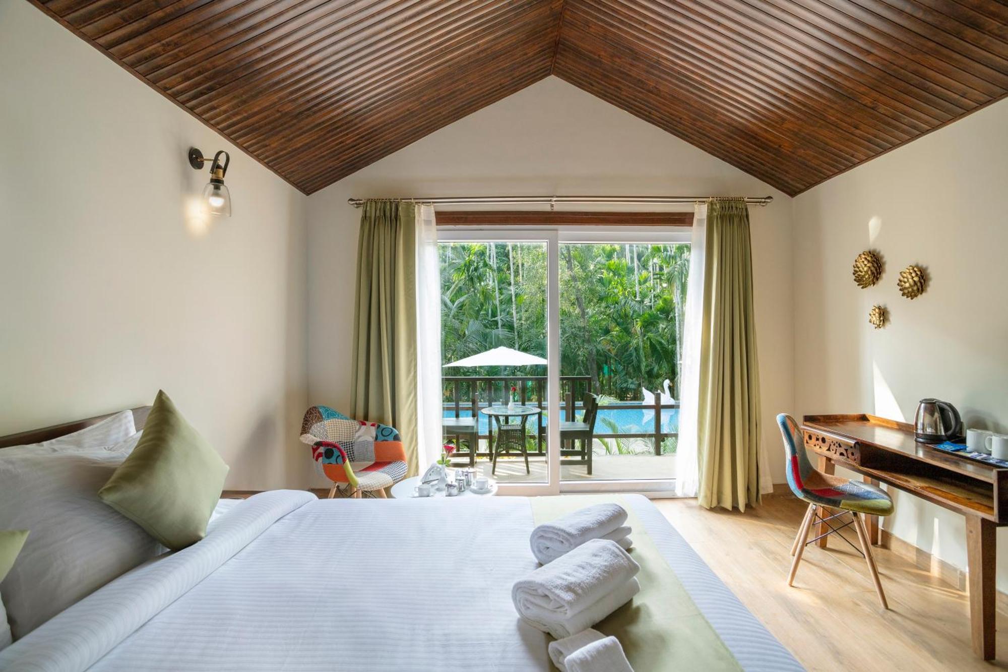 Resort Stone Wood Premier Gokarna