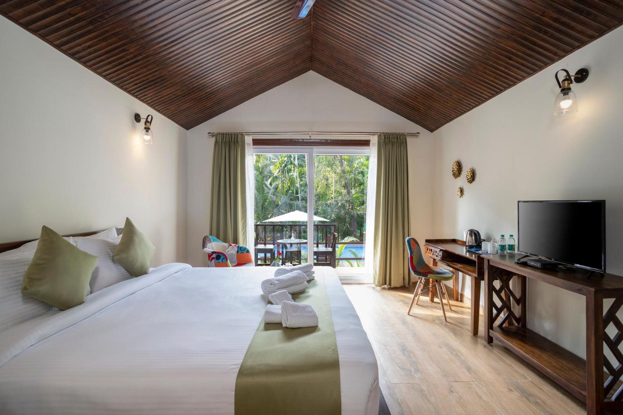 Stone Wood Premier Gokarna Resort 4*
